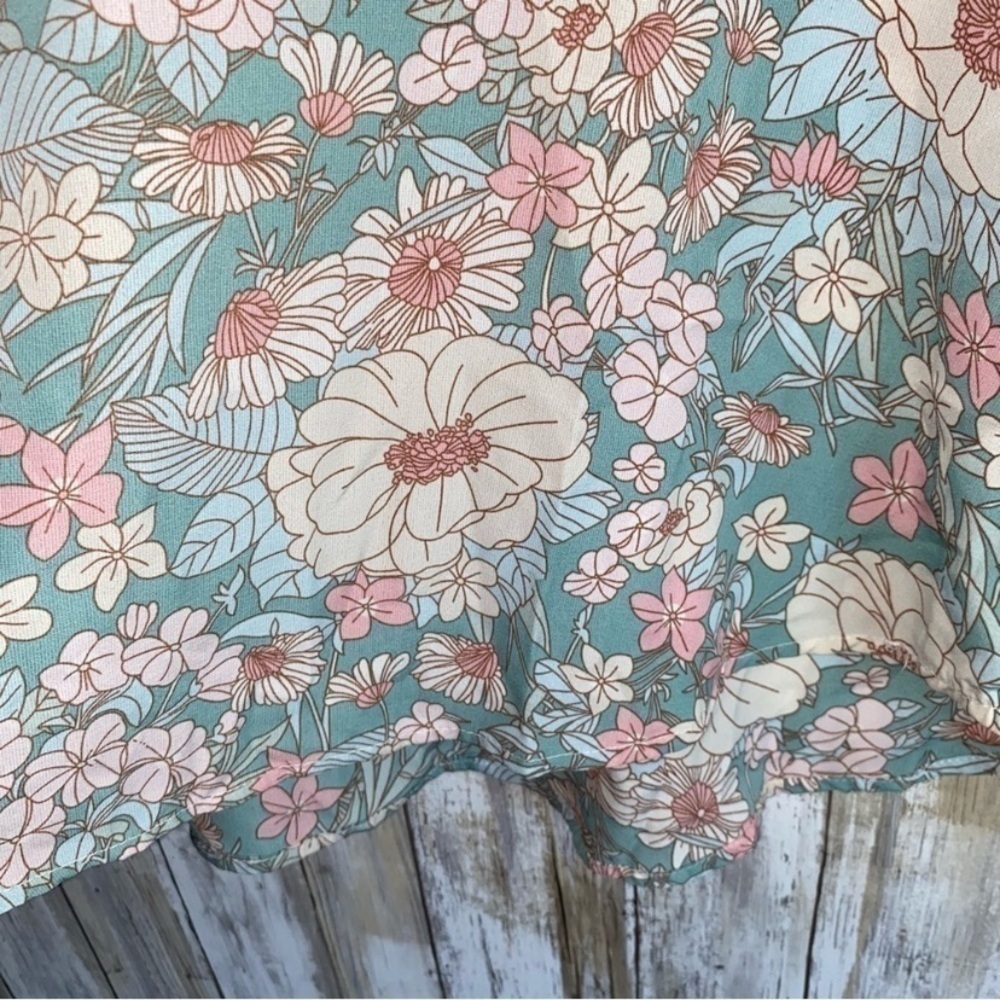 Jodifl Vintage Floral Raw Hem Oversized Blouse - Picture 3 of 5
